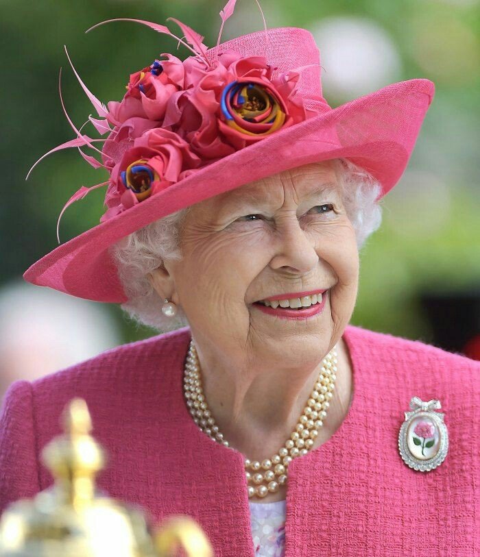 ब्रिटेन की महारानी एलिजाबेथ द्वितीय का हुआ निधन, 70 साल तक किया राज