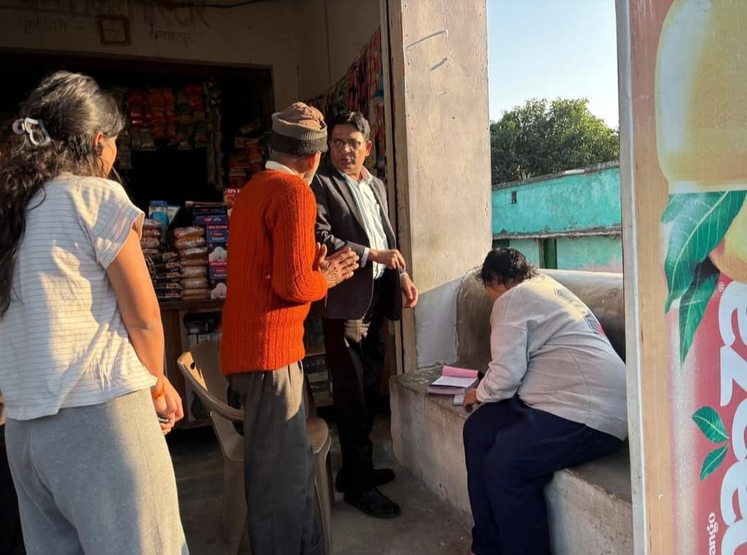 उत्तराखंड: यहां सीडीओ की विशेष पहल, घर जाकर दिव्यांग को जारी किया प्रमाण पत्र