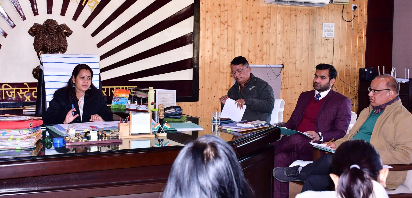 बागेश्वर: वन भूमि से जुड़े लंबित प्रकरणों का निस्तारण प्राथमिकता के आधार पर निर्धारित समयसीमा में करें- डीएम