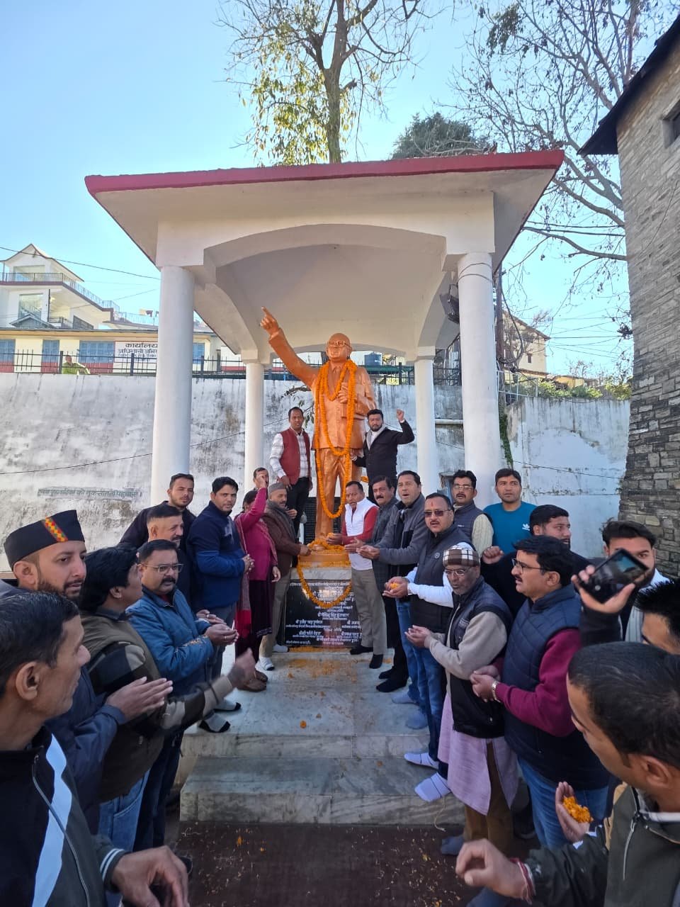 अल्मोड़ा: डॉ. भीमराव अंबेडकर को पुण्यतिथि पर किया याद, भाजपा कार्यकर्ताओं ने दी श्रद्धांजलि, विचारों व योगदान को किया याद