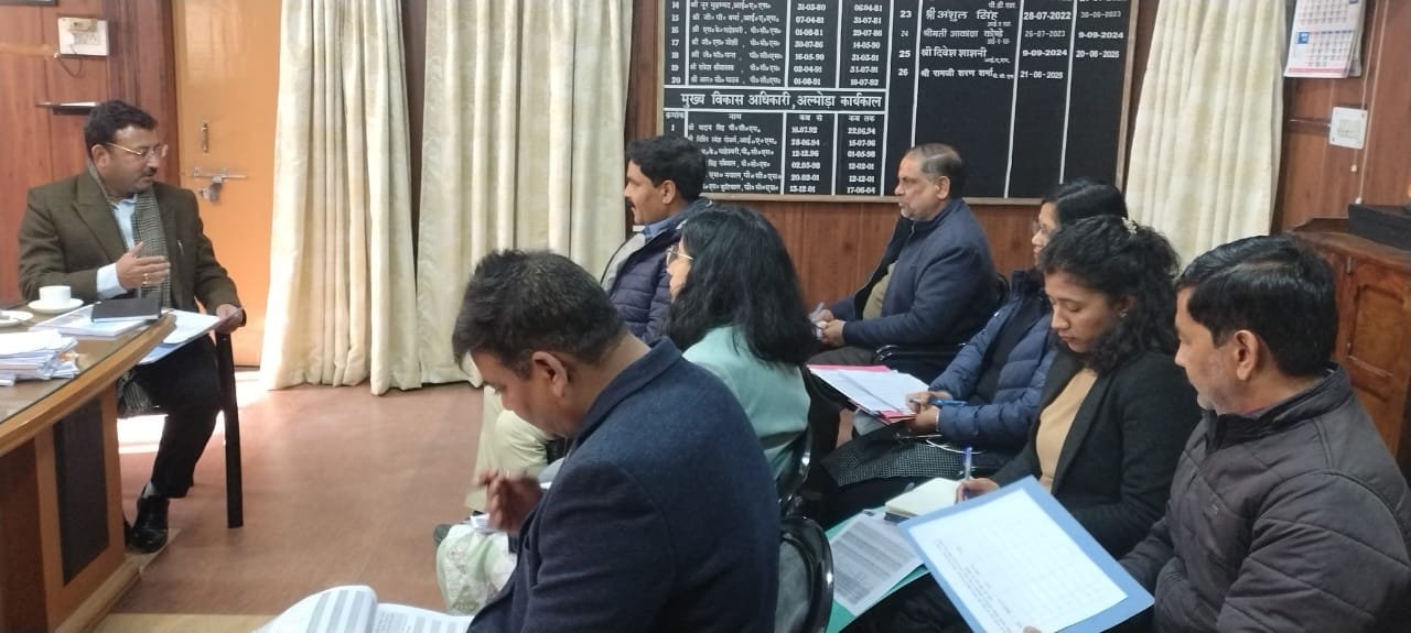 अल्मोड़ा: मतदाता सूची से संबंधित कार्यों में सटीकता, पारदर्शिता एवं समयबद्धता हो सुनिश्चित- संयुक्त मुख्य निर्वाचन अधिकारी